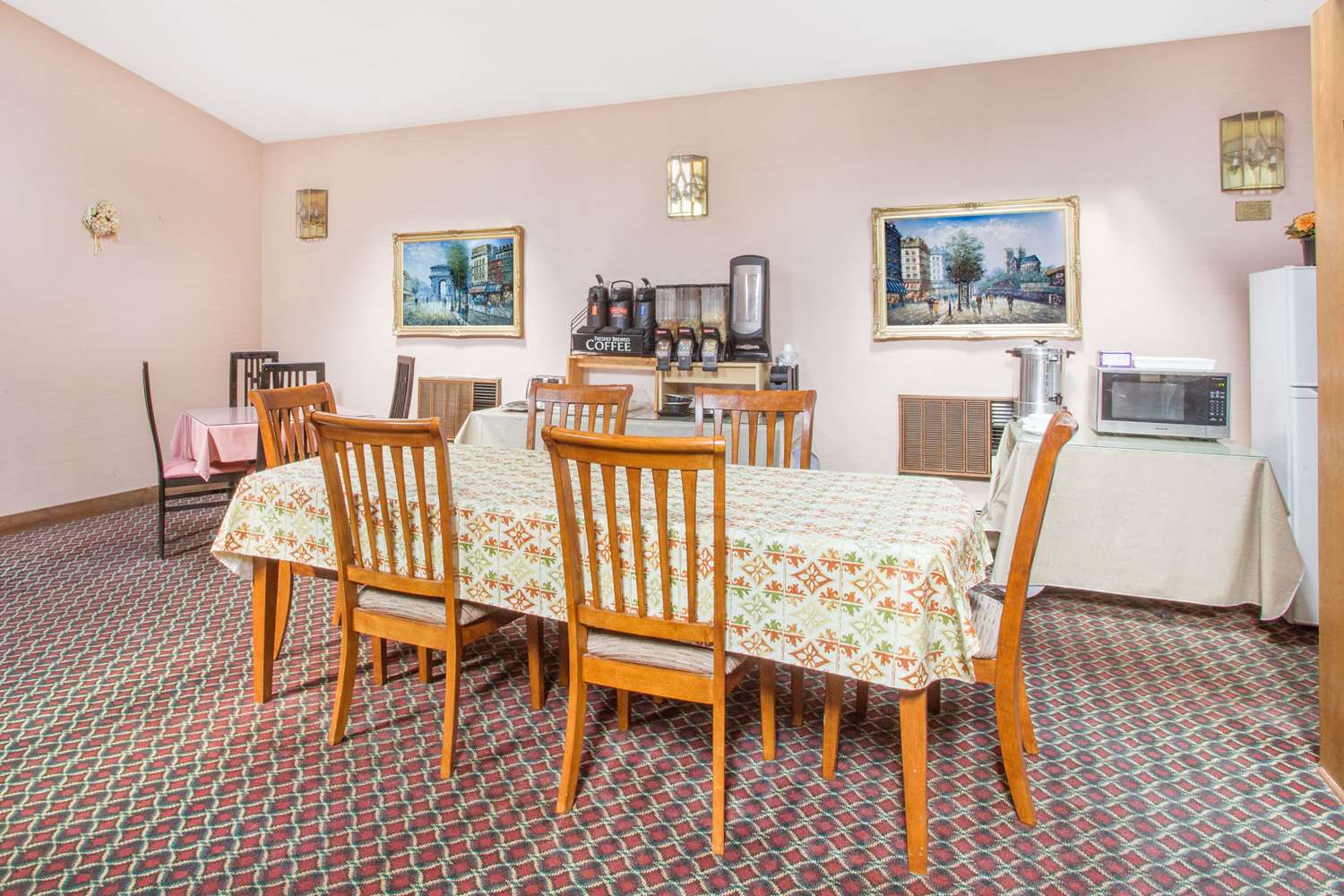 Knights Inn Endwell 24/24