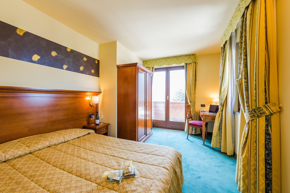 Hotel Au Soleil 12/62
