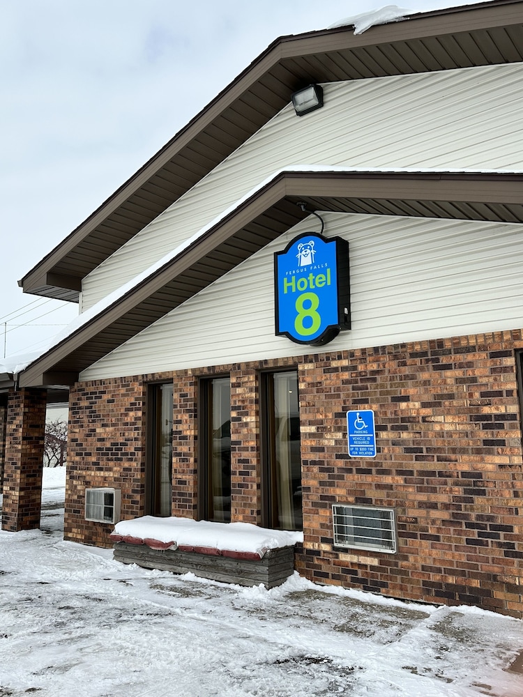 Hotel 8 Fergus Falls 1/49
