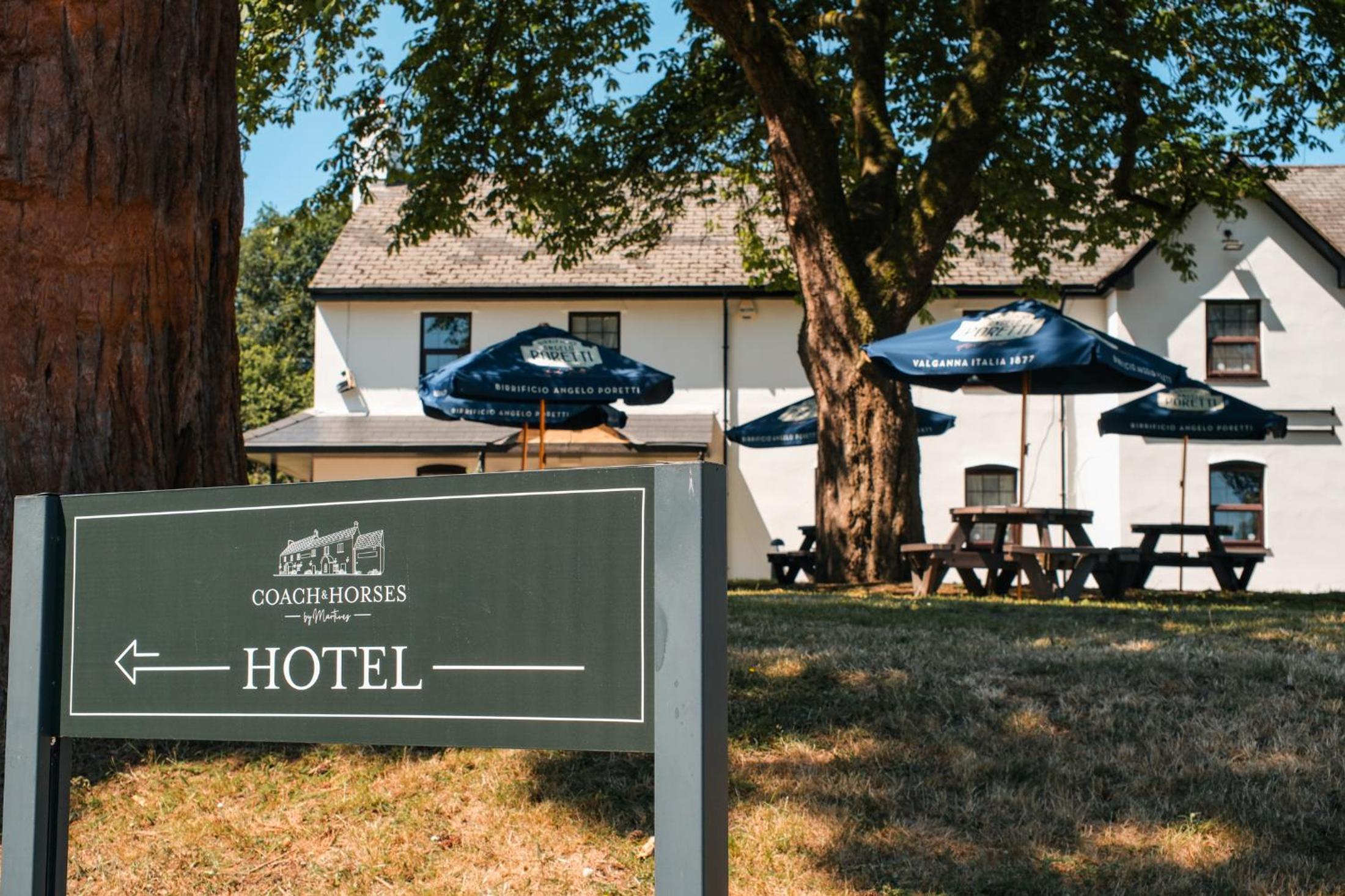 The Coach & Horses Hotel 2/27