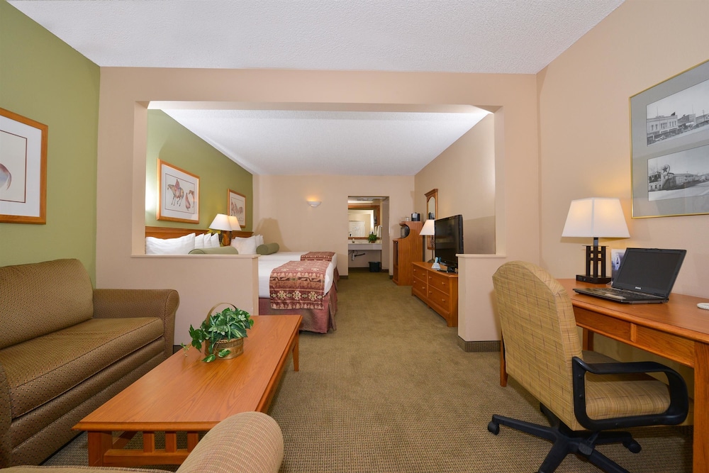 Best Western Plus King's Inn & Suites 23/37