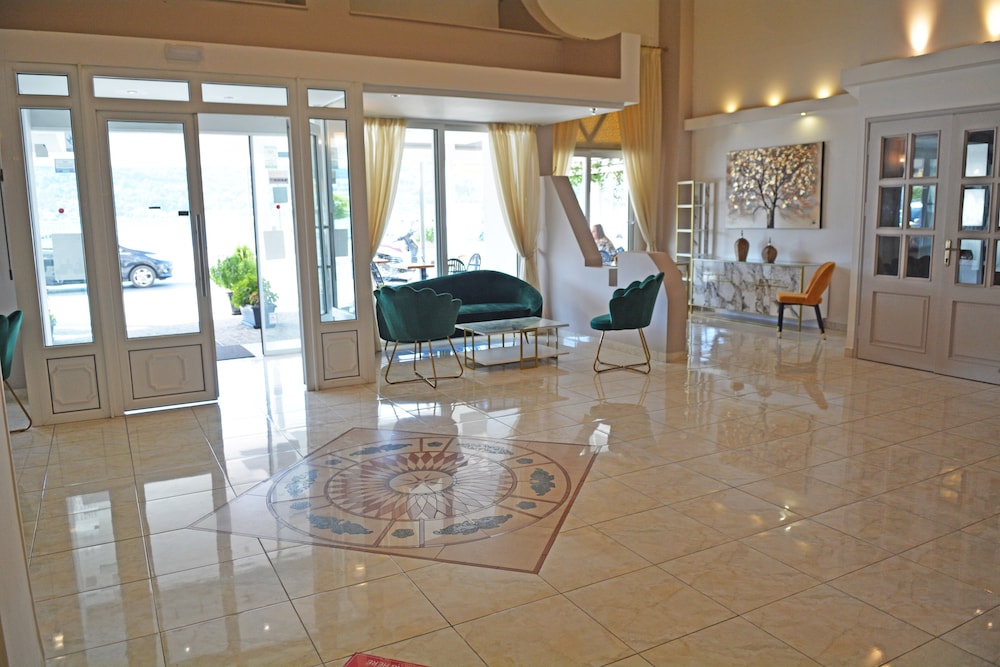 Samos City Hotel 43/69