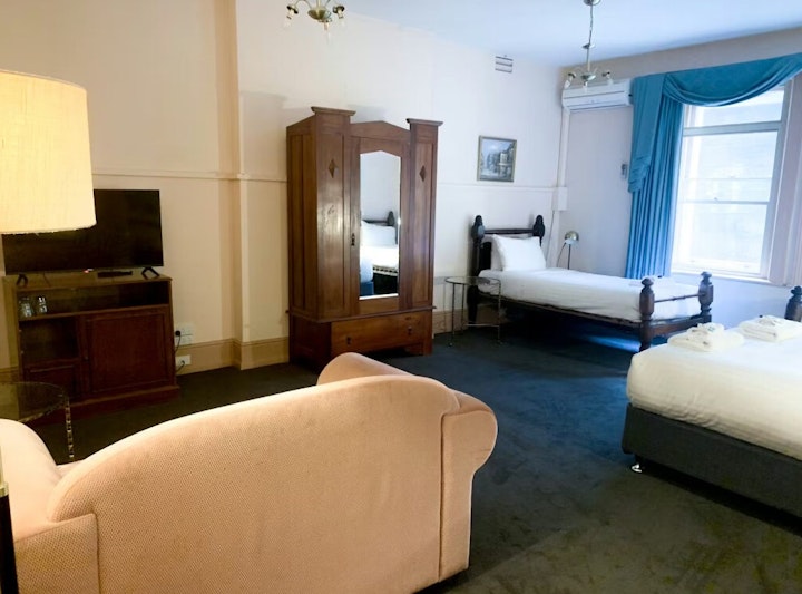 Macquarie Manor Hotel 5/11
