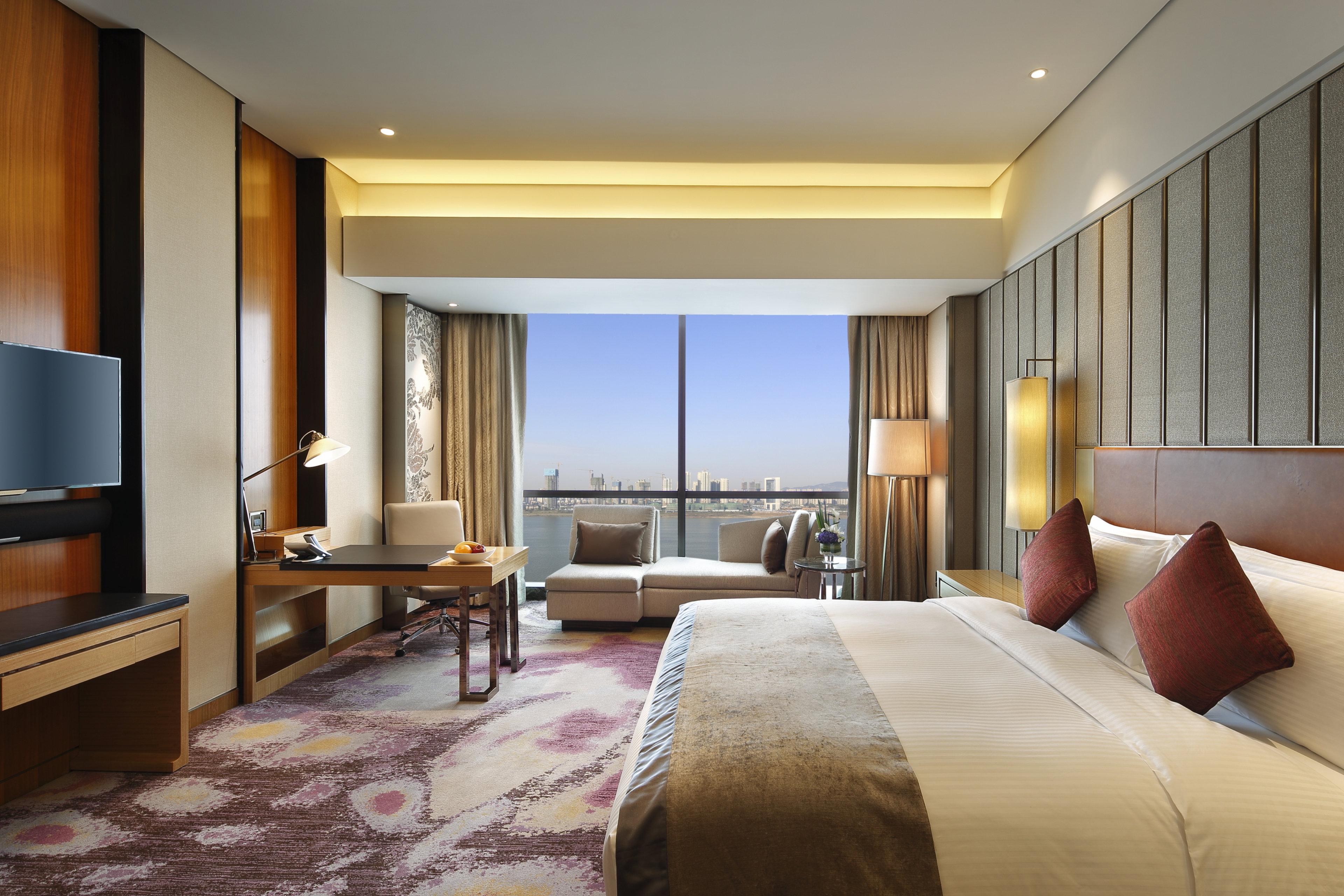 Star, Classic, King Bed, River View, North Wing