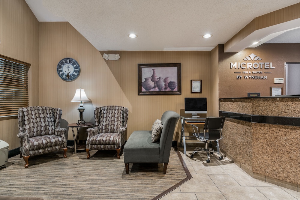 Microtel Inn Suites By Wyndham Rochester Mayo Clinic North 18/25
