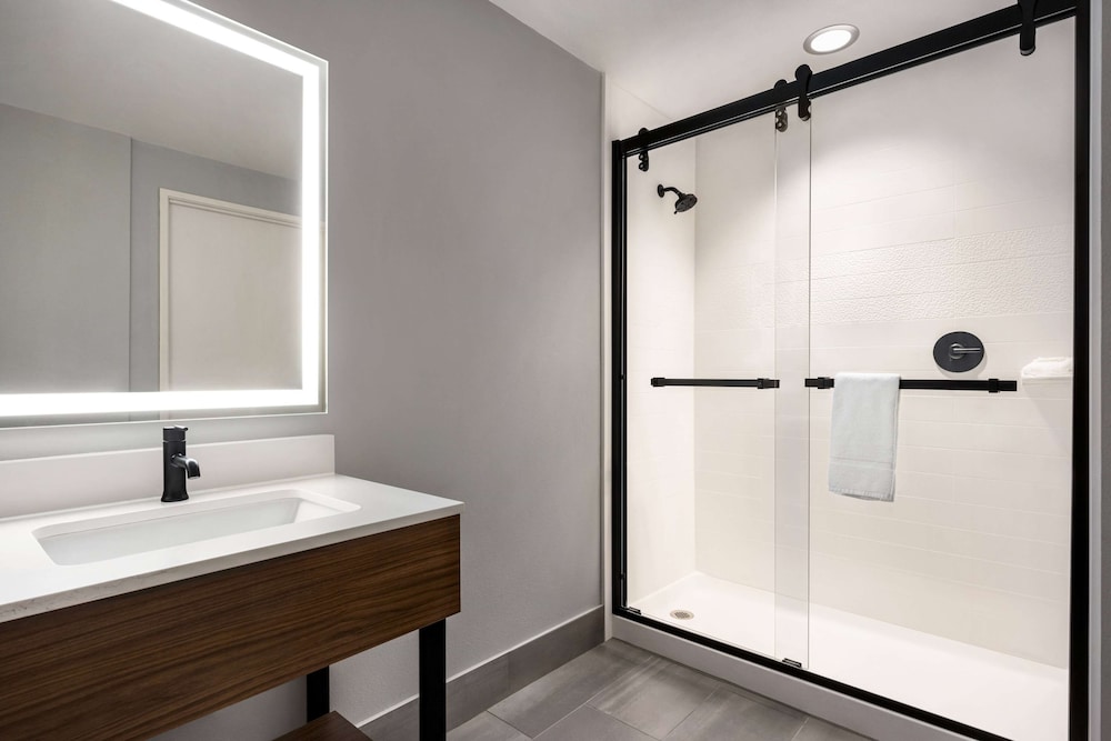 Hawthorn Extended Stay by Wyndham Del Rio 63/65