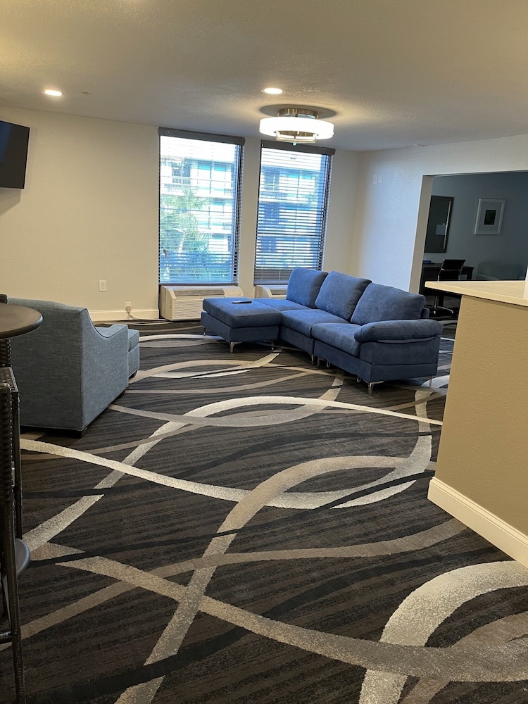 Opal Hotel and Suites 39/50