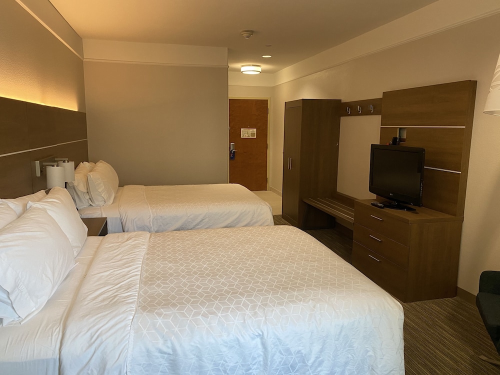 Holiday Inn Express Hotel And Suites Galveston West Seawall 28/64