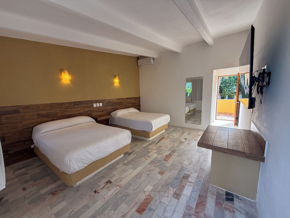 STANDARD, 2 DOUBLE BEDS