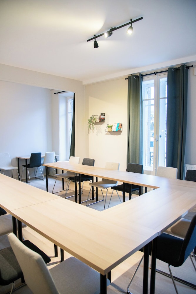 COMFORT HOTEL ACTUEL CHAMBERY CENTRE 66/71