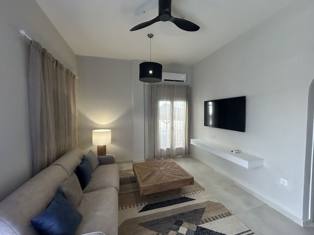 The Noverian Bios Santorini Boutique Hotel 57/78