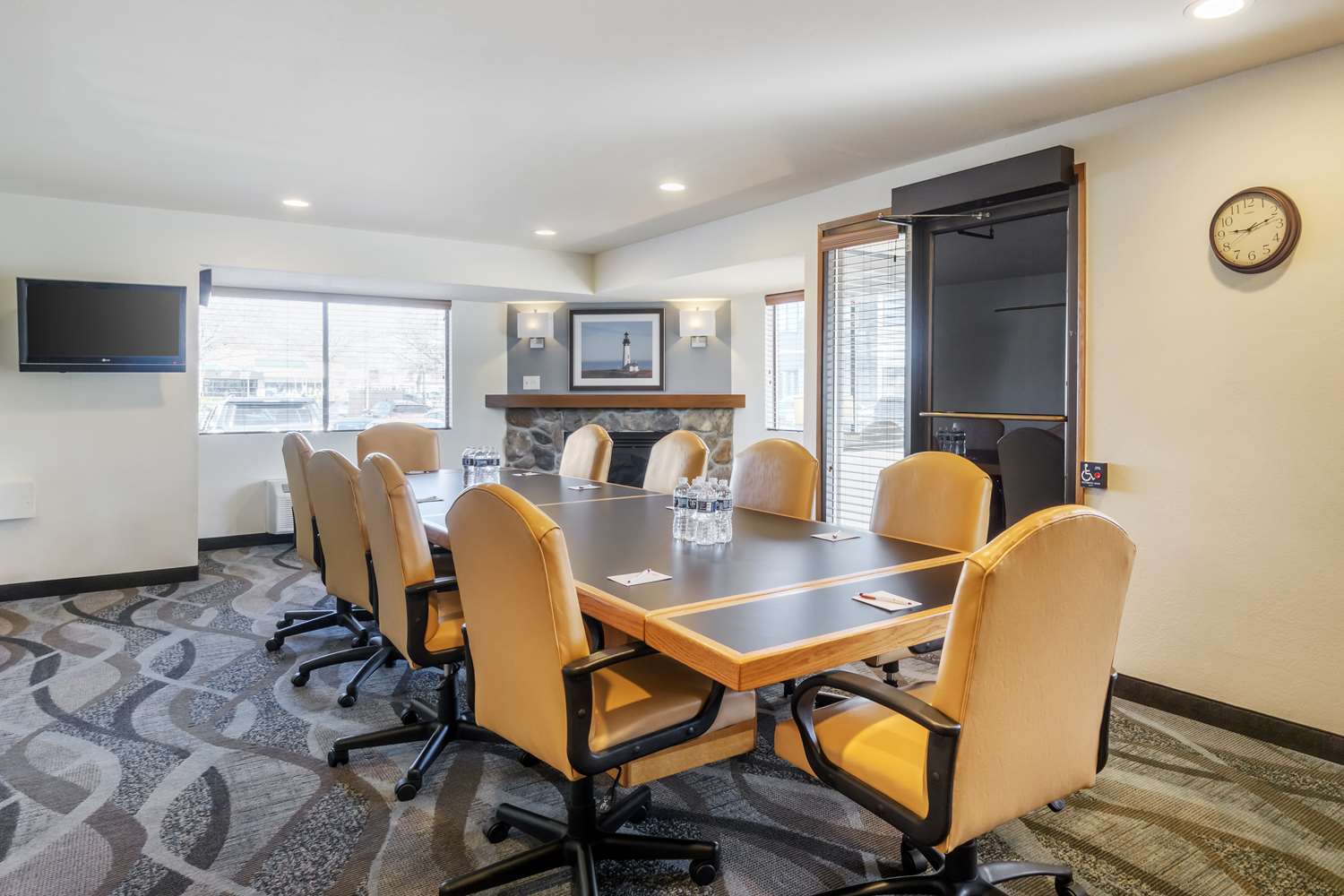 Best Western Plus Edmonds Harbor Inn 36/40