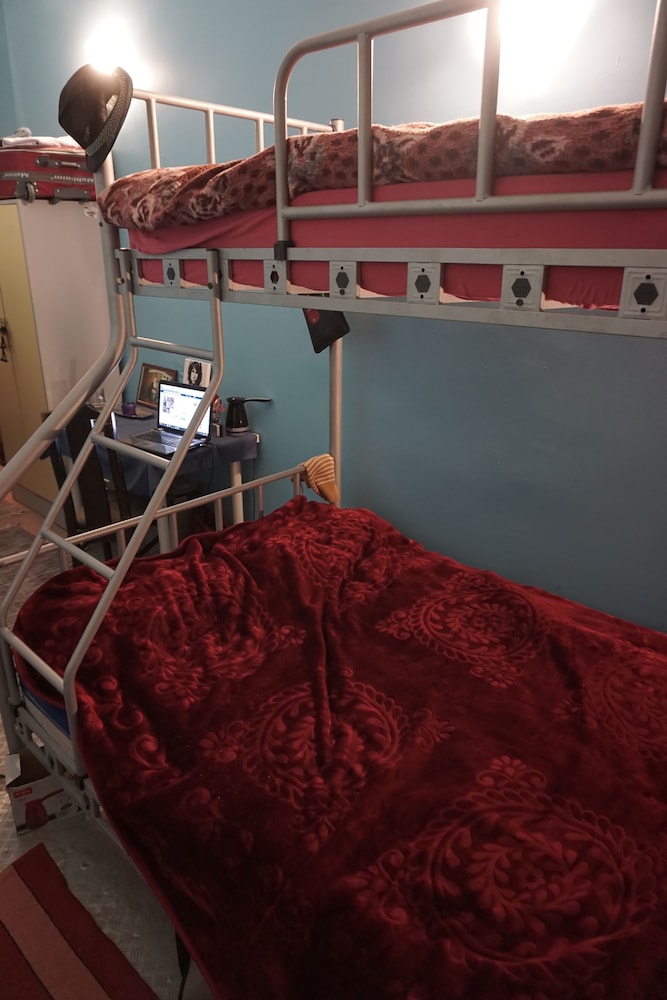 Chilloutlya Hostel&Bar 34/46