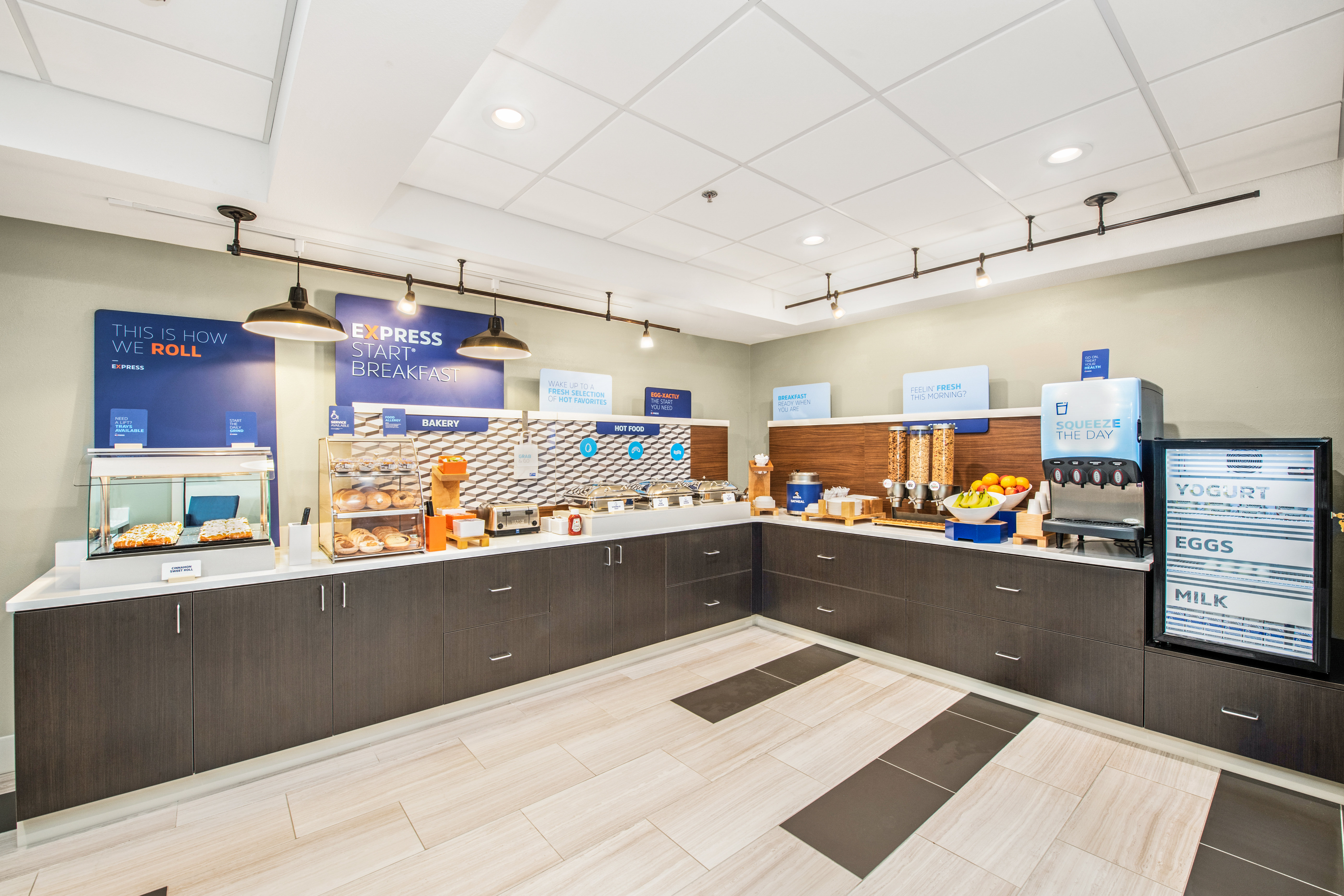 Holiday Inn Express Suites Delafield 7/36