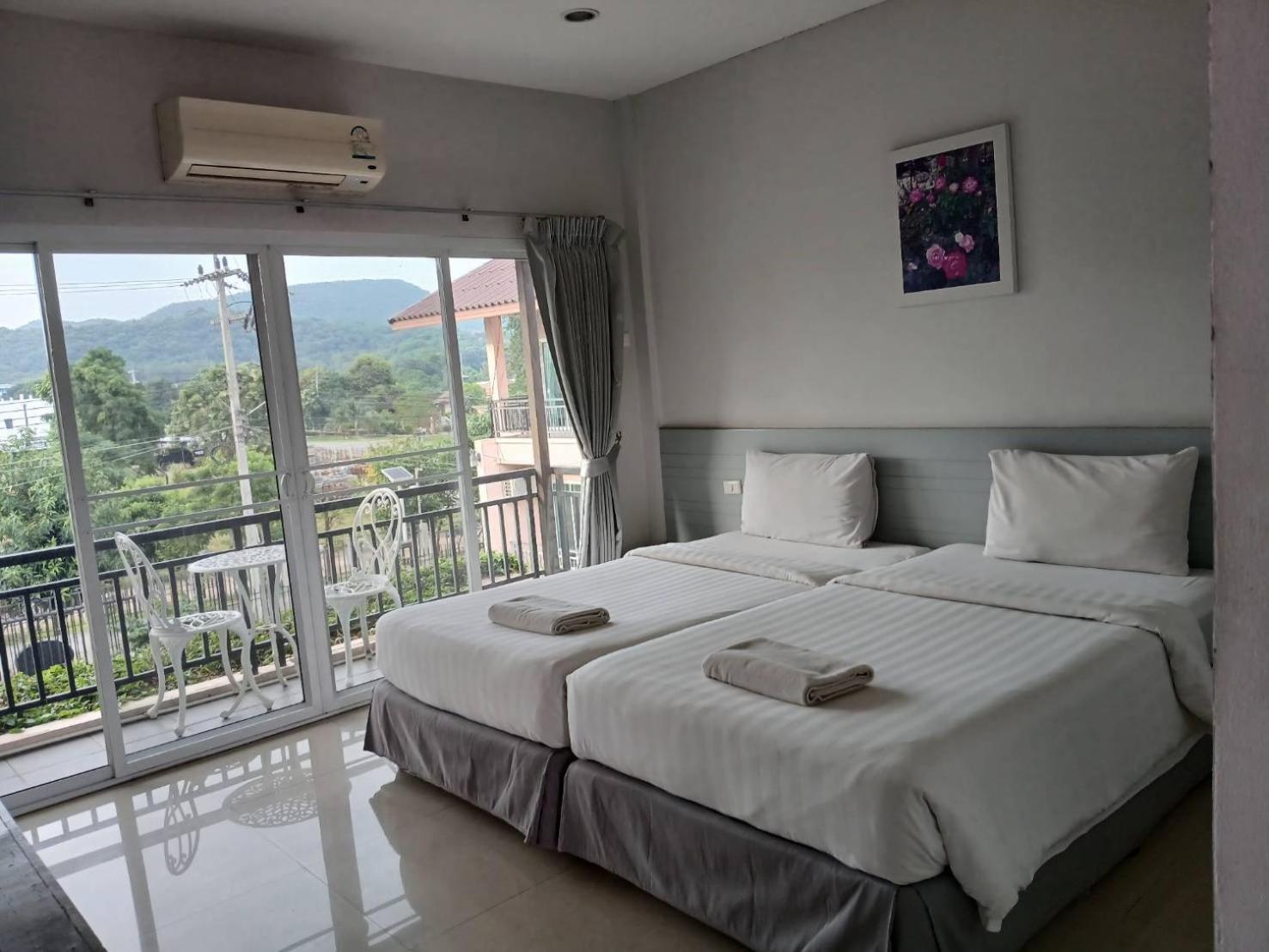 Superior, Twin Beds