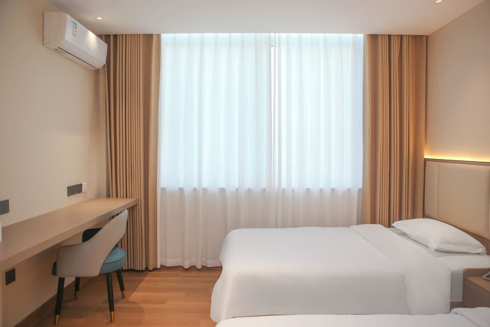 Green Oasis Hotel 24/45