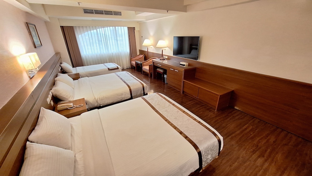 Standard, 1 Single and 2 Double Beds