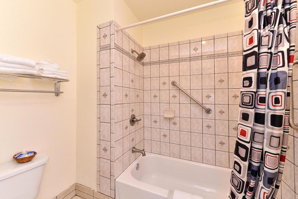 Americas Best Value Inn & Suites Klamath Falls 13/18