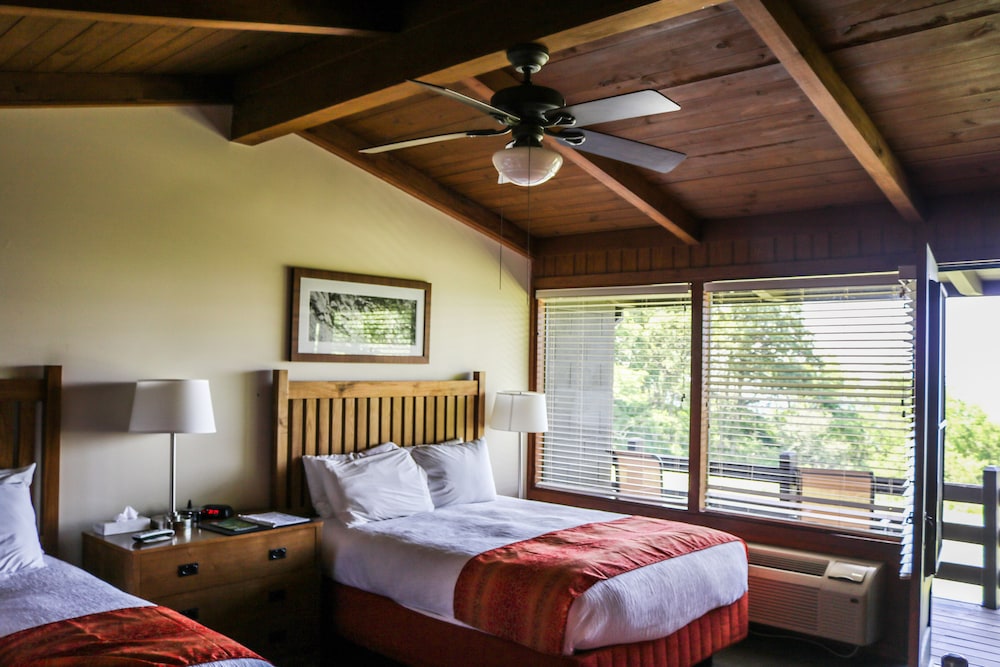 Skyland Resort 9/33