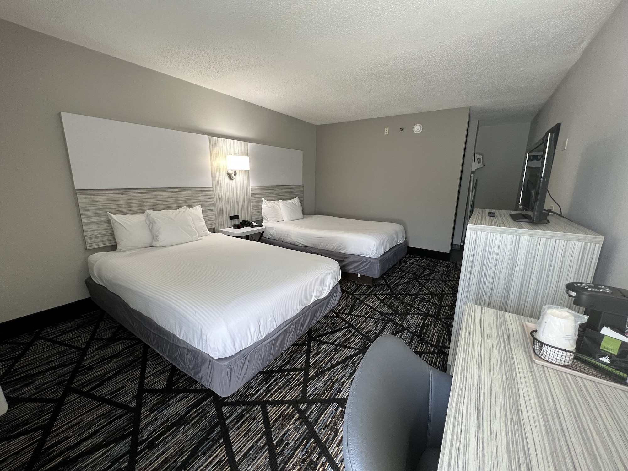 غرفة بسريرين مزدوجين، Baymont By Wyndham Peoria 3/6