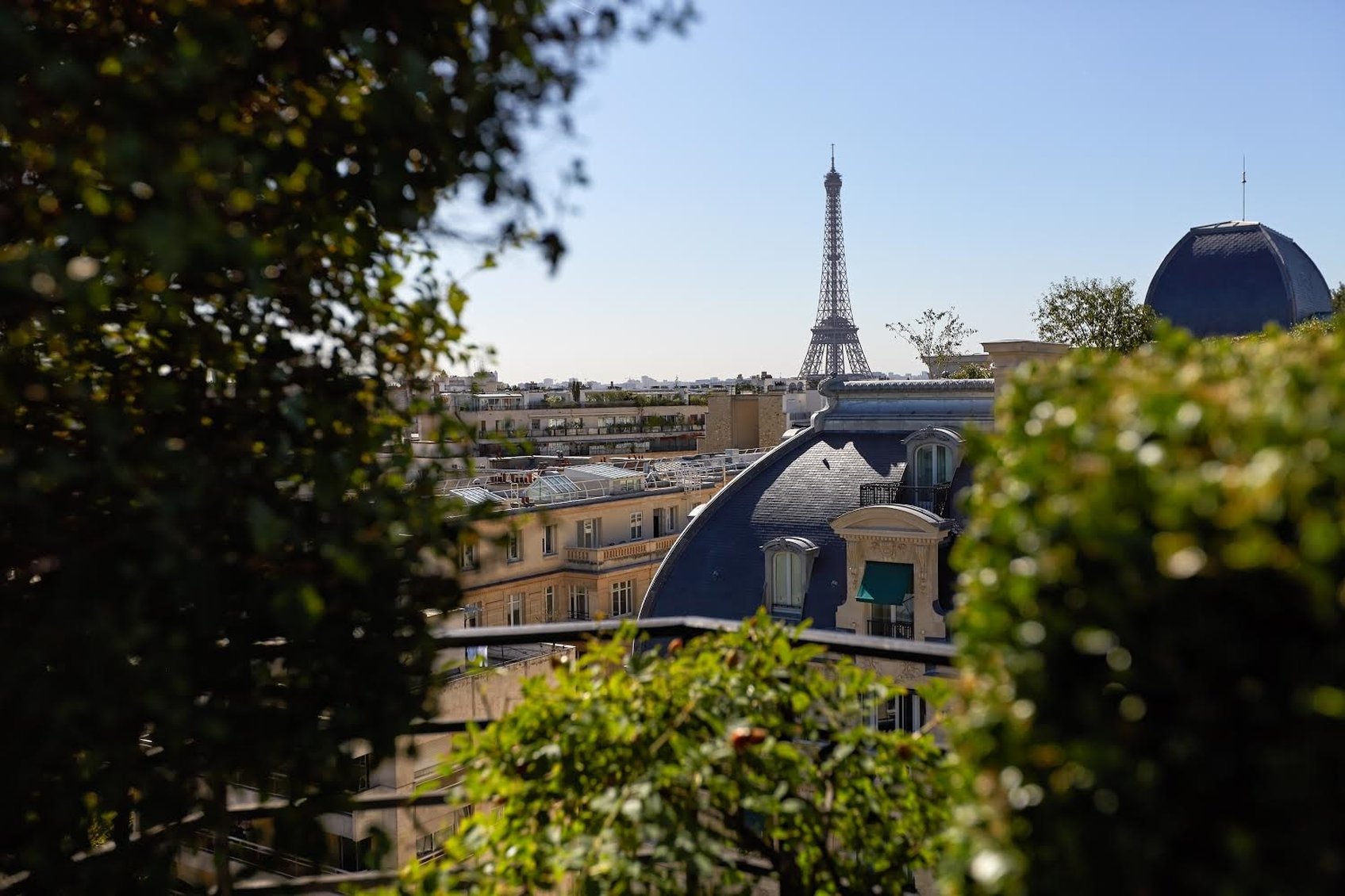 HOTEL RAPHAEL 73/80