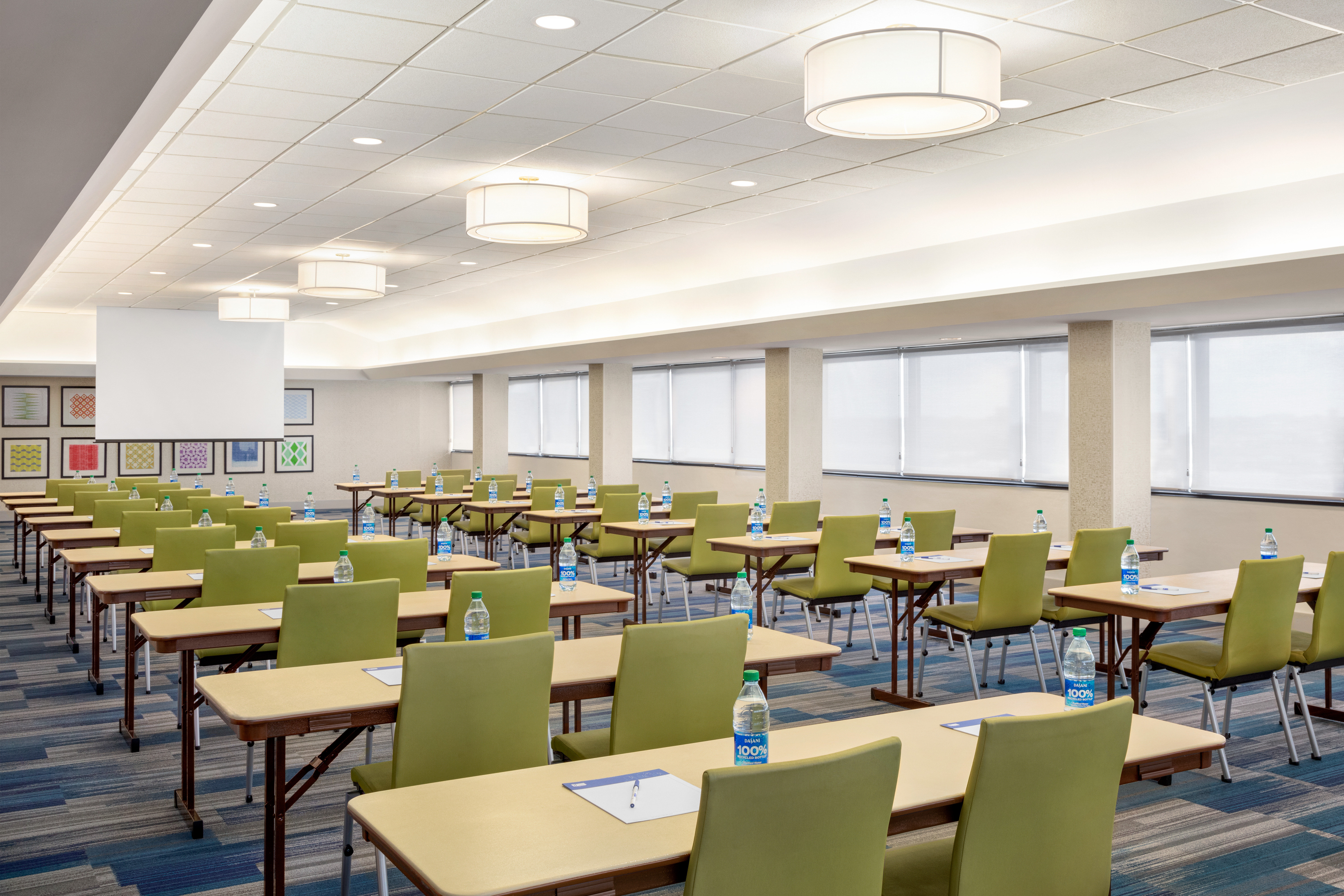Holiday Inn Express San Antonio-Airport 48/57
