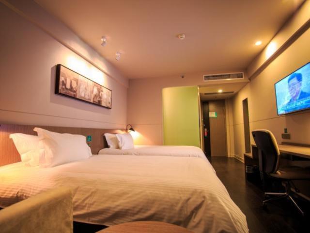 Jinjiang Inn Select (Wuhan Optics Valley Avenue Lingjie Road Institute of Communications) 14/44