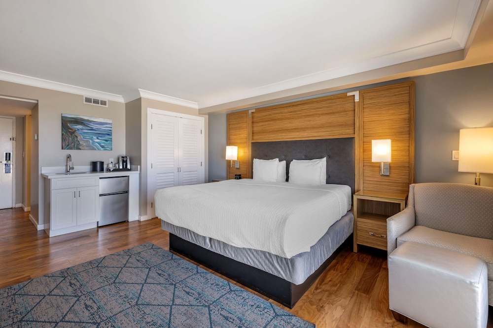 The Encinitan Hotel & Suites 14/35