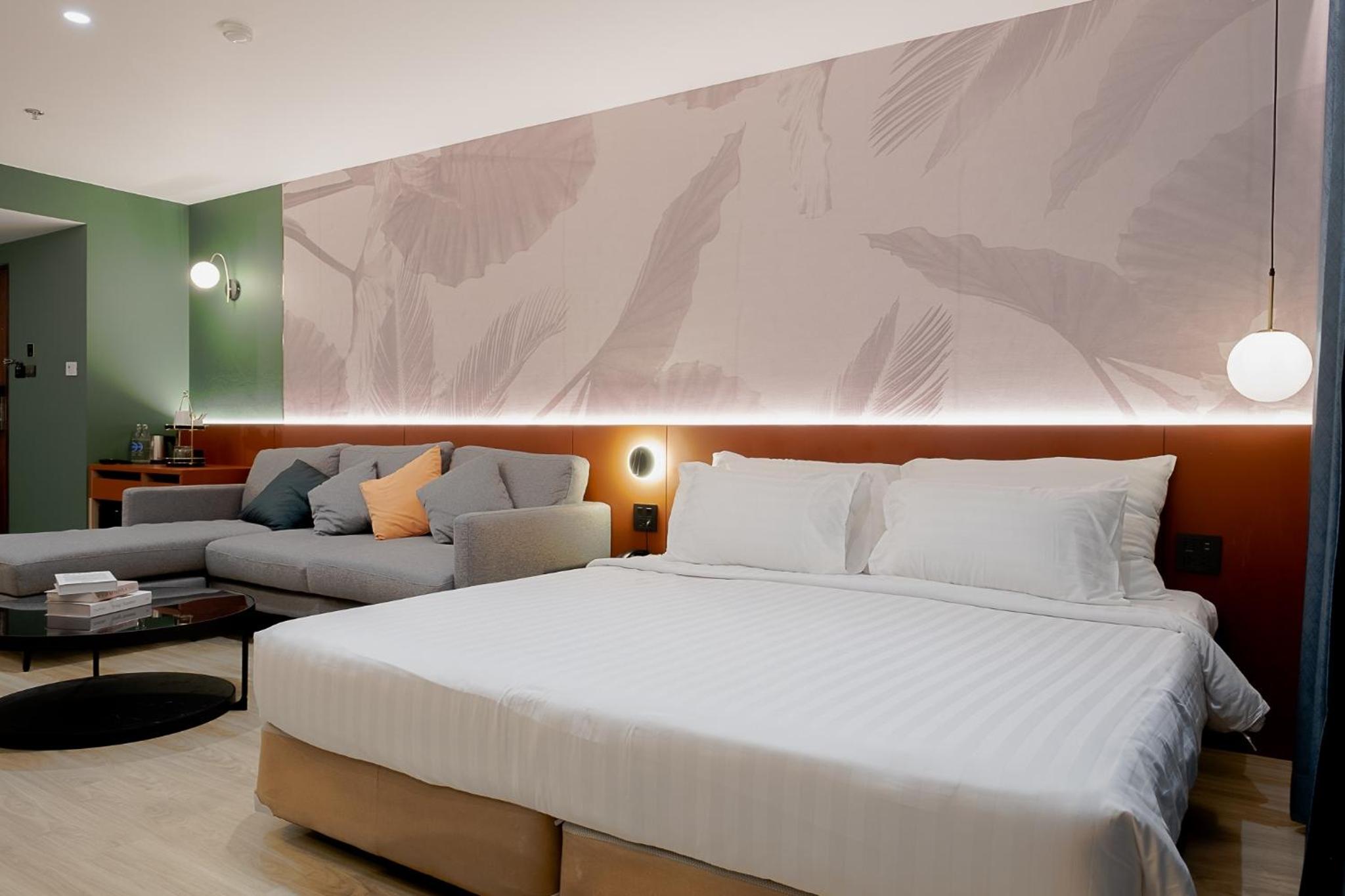 JUNIOR SUITE KING BED