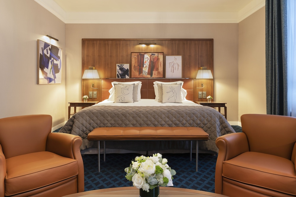 HOTEL BARRIERE LE WESTMINSTER 13/63