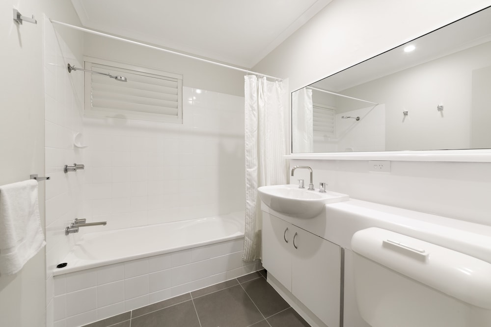 Mt Ommaney Hotel Apartments 19/21