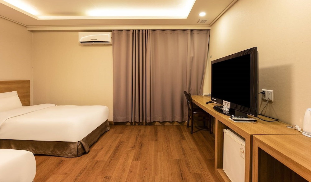 Korea Tourist Hotel 25/61