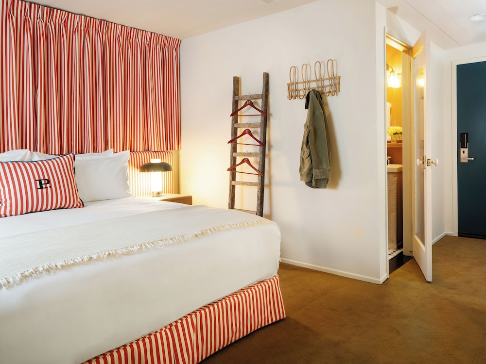 STANDARD, KING BED