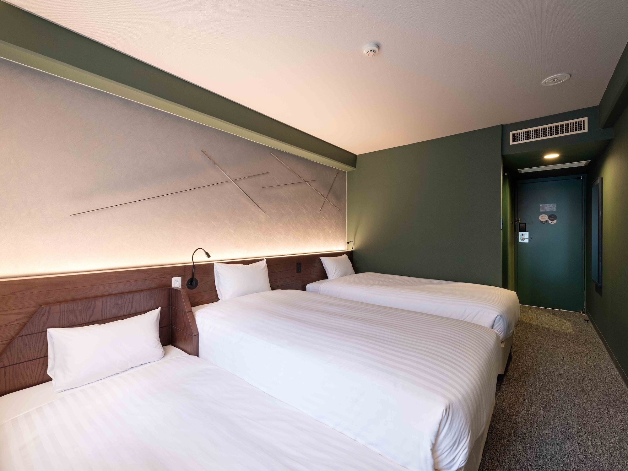 ROOM, TRIPLE