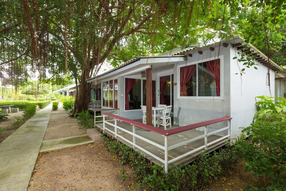 Da Kanda Villa Beach Resort 8/69