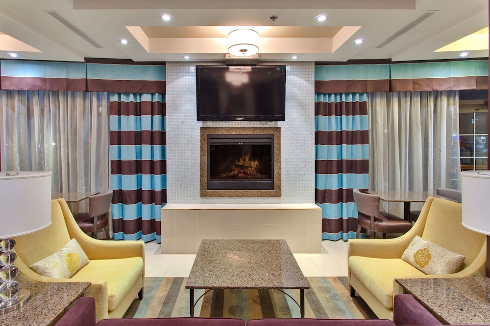 Holiday Inn Express Hotel Suites Kingston 47/72