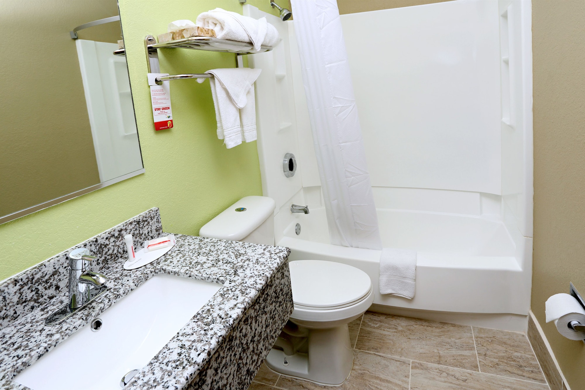 DELUXE, 2 DOUBLE BEDS