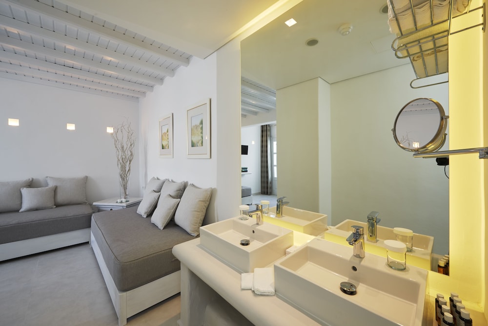 Petinos Beach 50/72