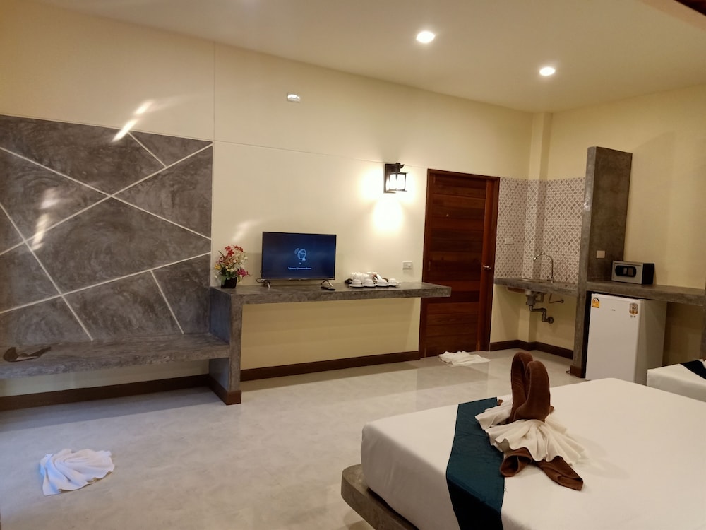 LANTA PEARL BEACH RESORT 47/78