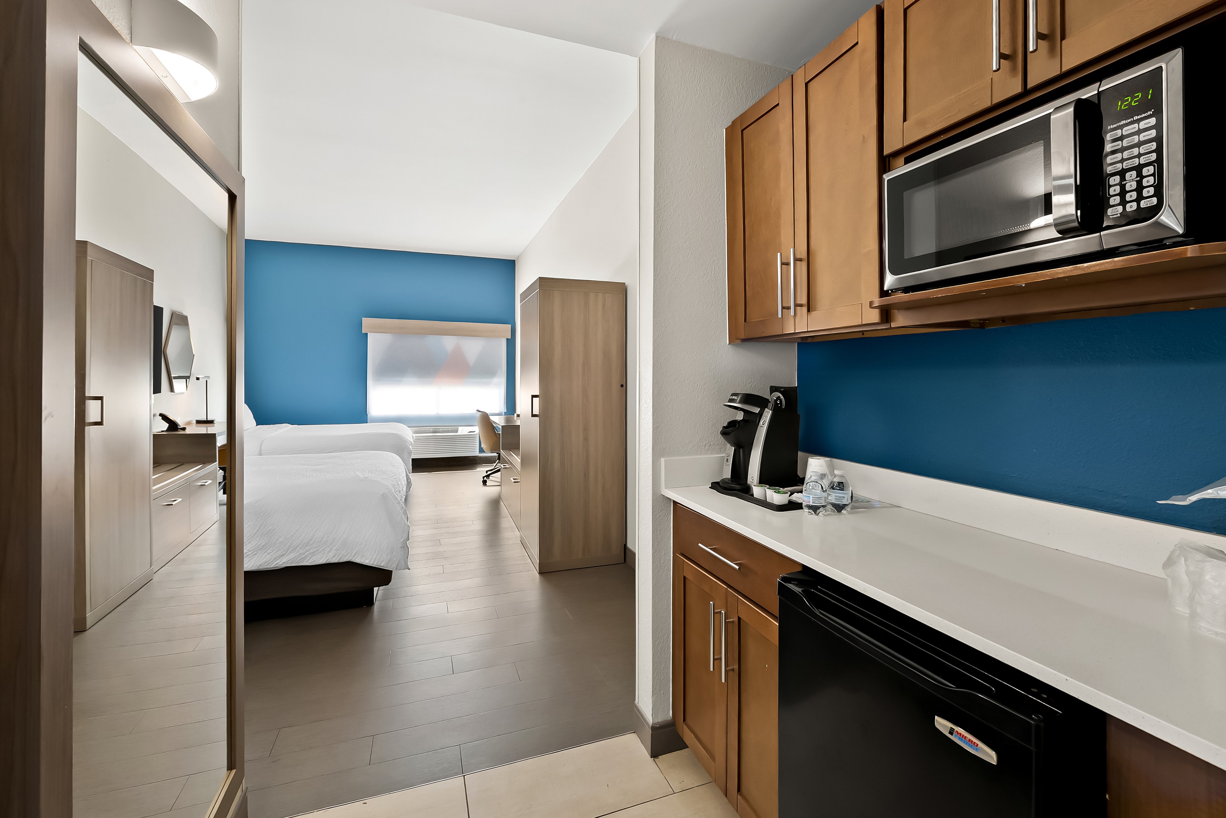 Holiday Inn Express Suites Raleigh Ne Medical Ctr Area 73/74