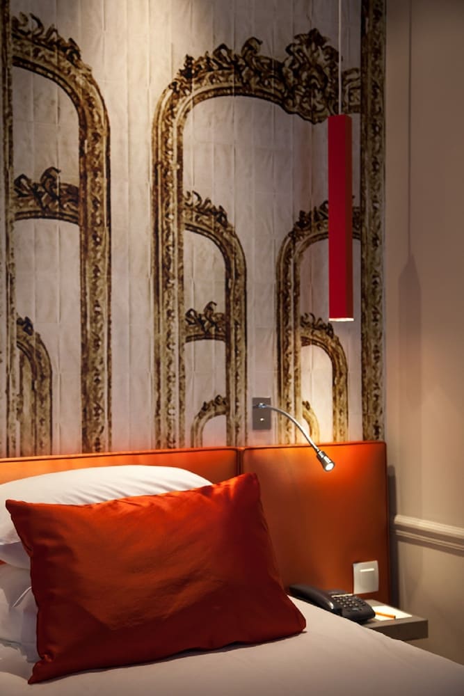 Hotel Le Clos Medicis 32/43