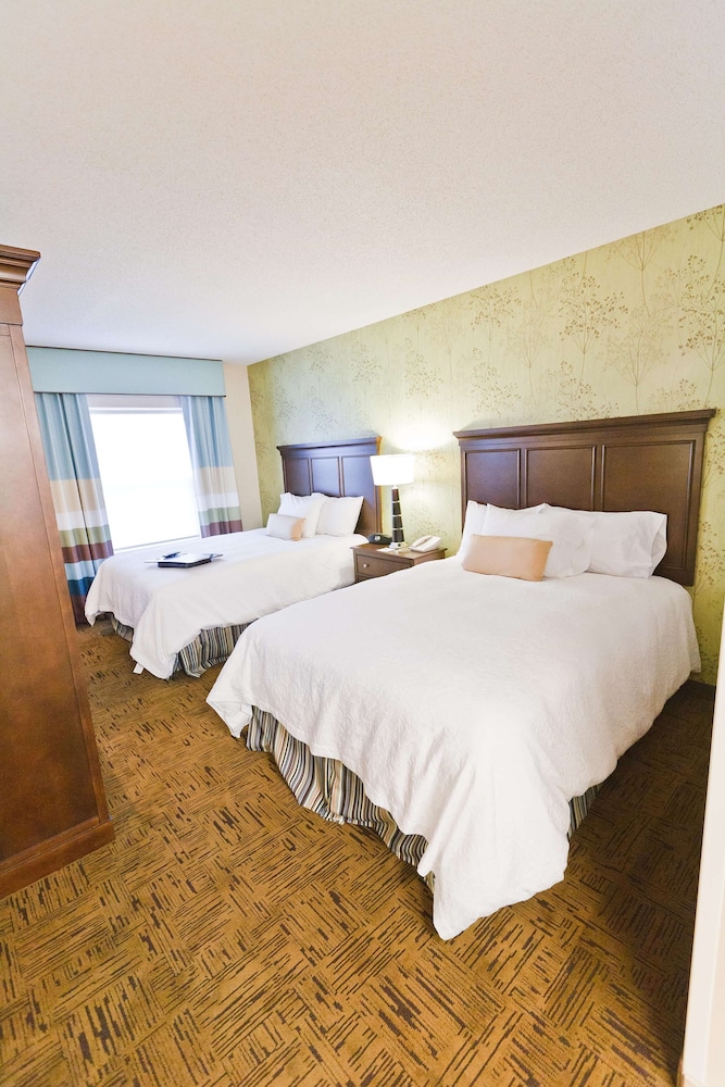 Hampton Inn Suites Exeter 15/52