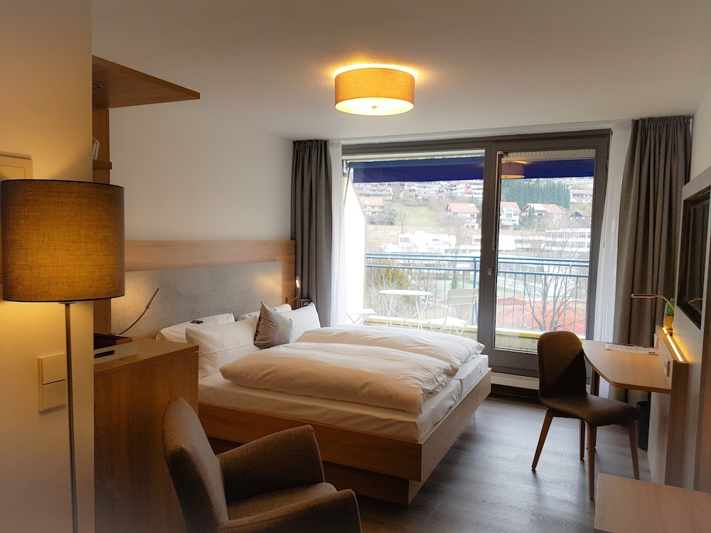 Graf Eberhard Hotel 44/70