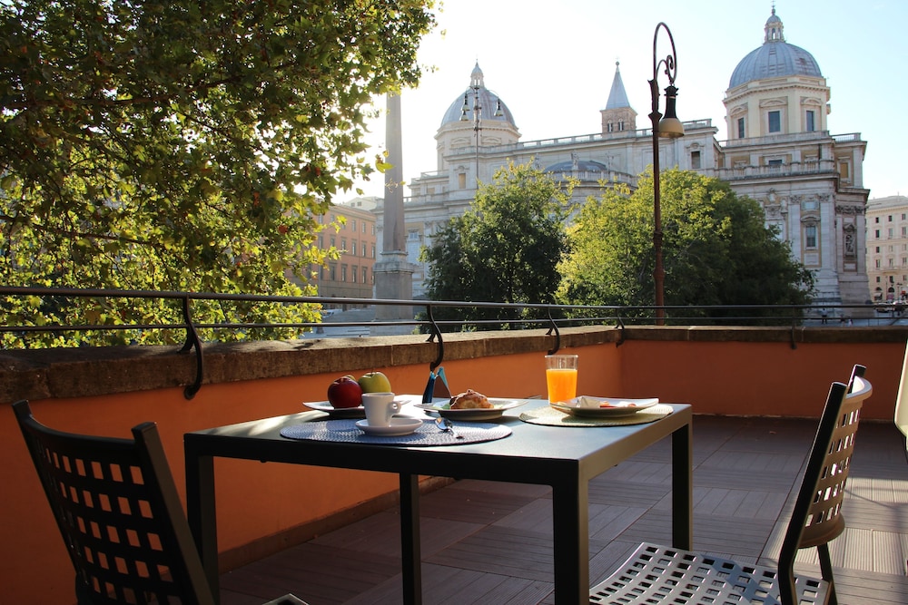 Basilica Hotel 38/50