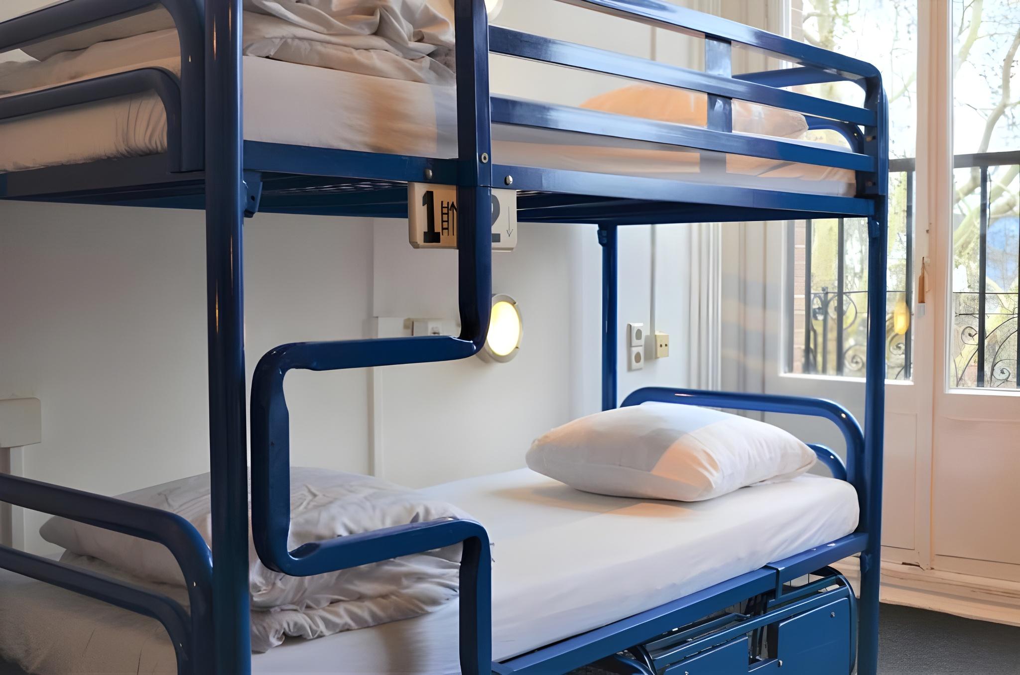 Private, Mixed Dorm, 6 Beds, Shared Bathroom