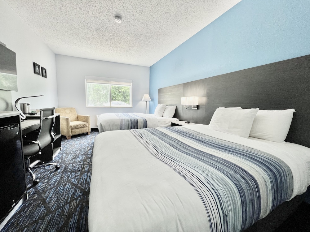 AmericInn by Wyndham Quincy 8/32