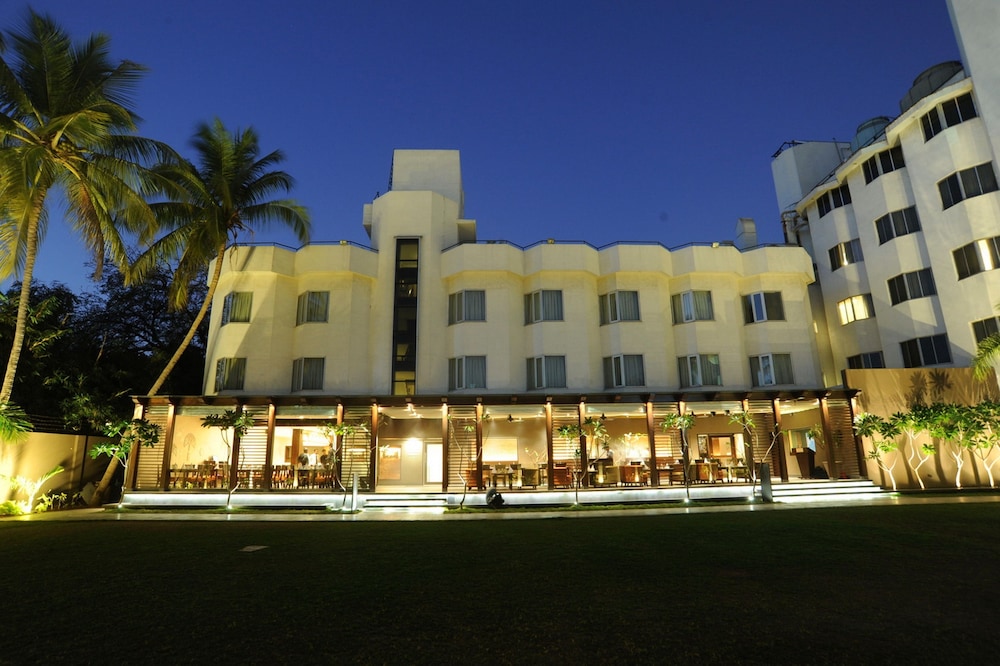 Hotel Express Residency Vadodara 1/46