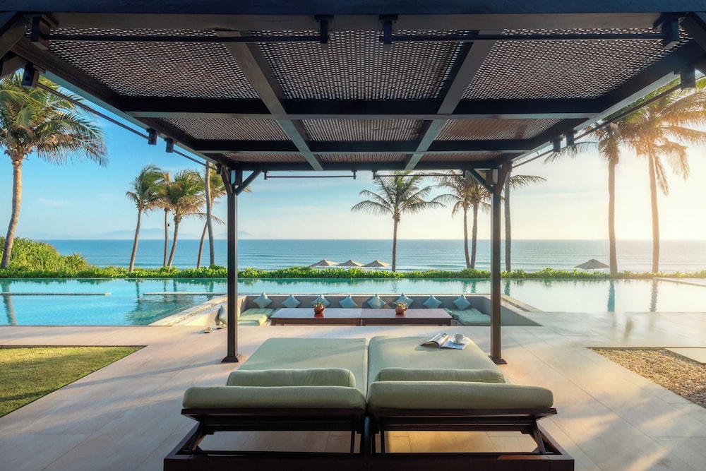 swimming pool spa