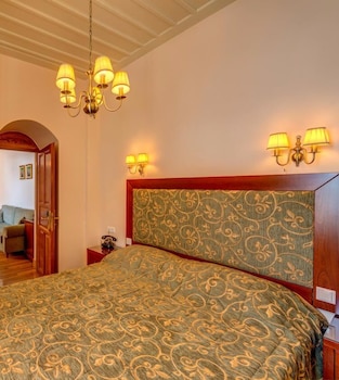Apollonion Palace 17/71