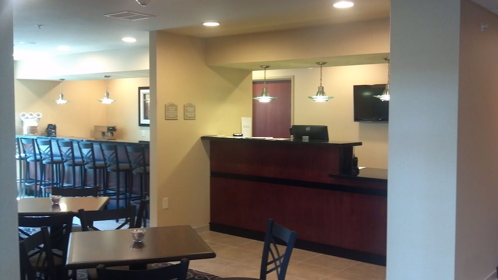 Cobblestone Hotel Knoxville 7/56